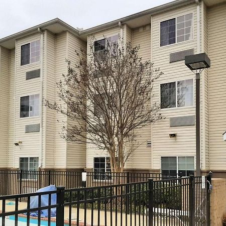 Starkville Inn & Suites Eksteriør bilde