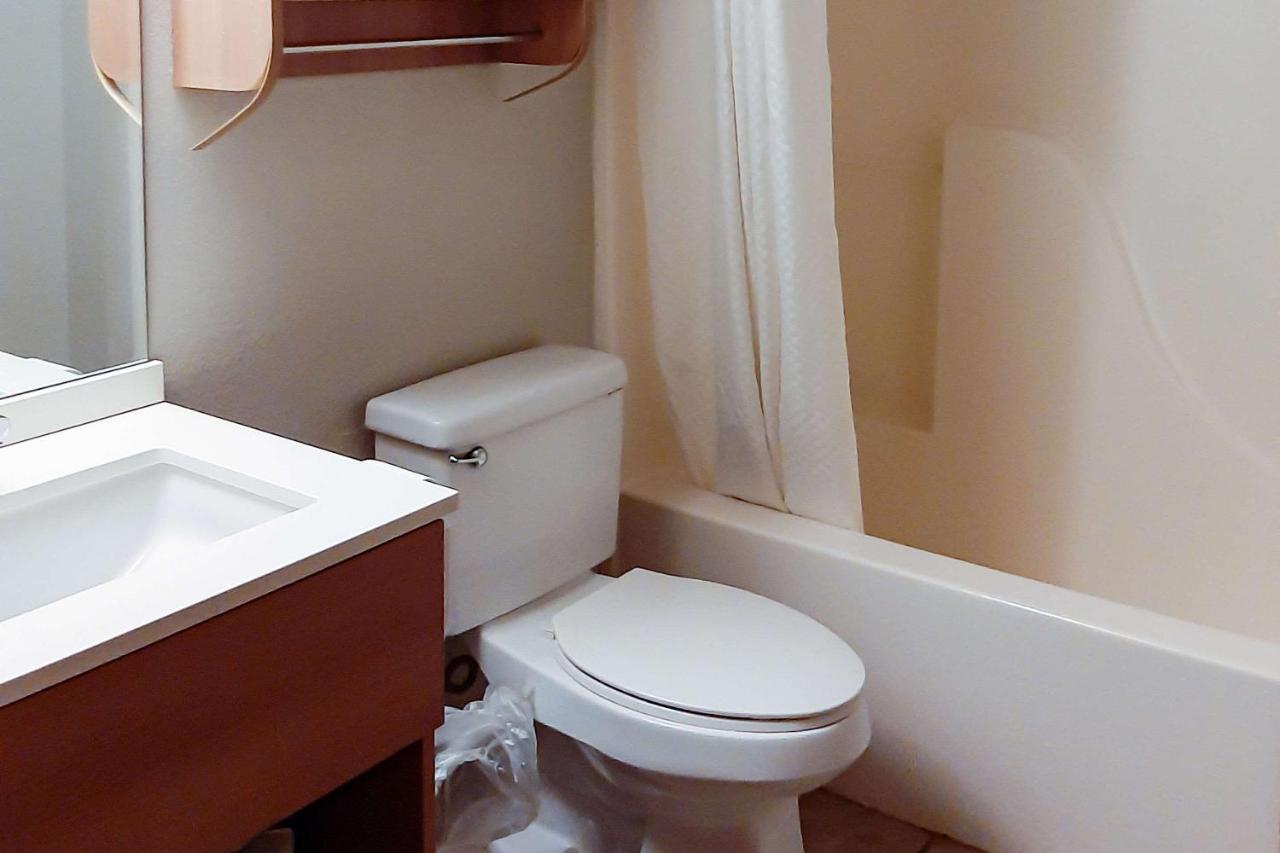 Starkville Inn & Suites Eksteriør bilde