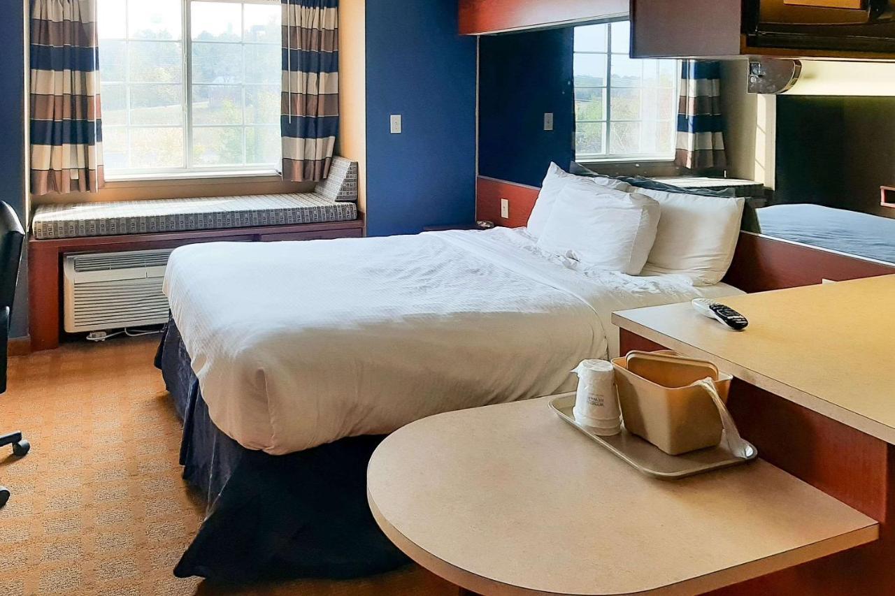 Starkville Inn & Suites Eksteriør bilde